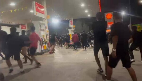 2 Kelompok suporter sepak bola Malaysia bentrok di SPBU, 7 orang ditangkap 