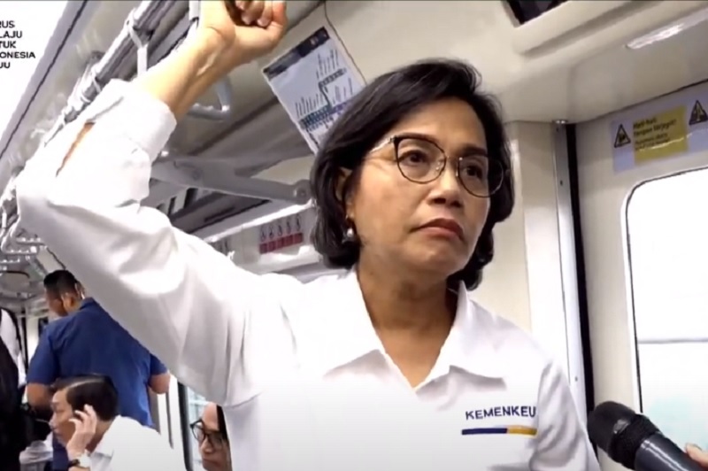 Naik LRT tanpa masinis, Sri Mulyani: Saya excited sambil deg-degan