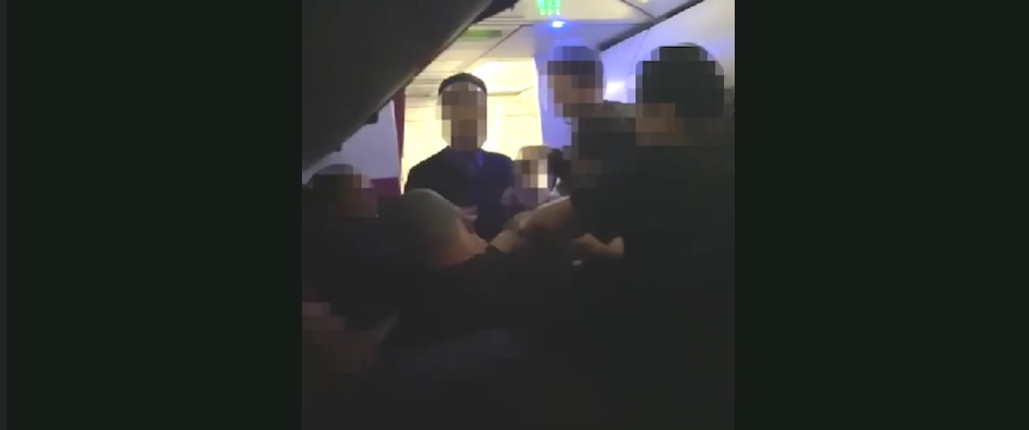 Heroik, penumpang bertarung dengan pria yang paksa buka pintu pesawat
