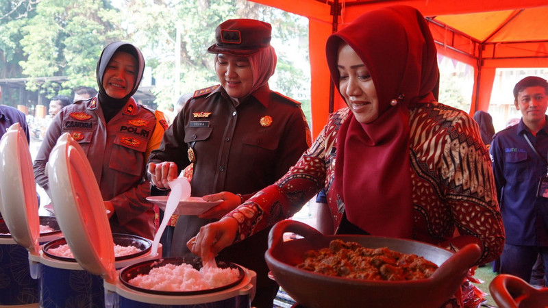 Tekan inflasi, Pemkab Mojokerto usung gerakan ASN beli beras premium lokal