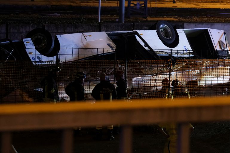 Bus wisata Italia jatuh di jembatan layang Venesia, lebih dari 20 orang tewas
