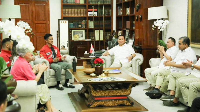 Kaesang akui ada perbedaan saat bertemu Prabowo dan Puan