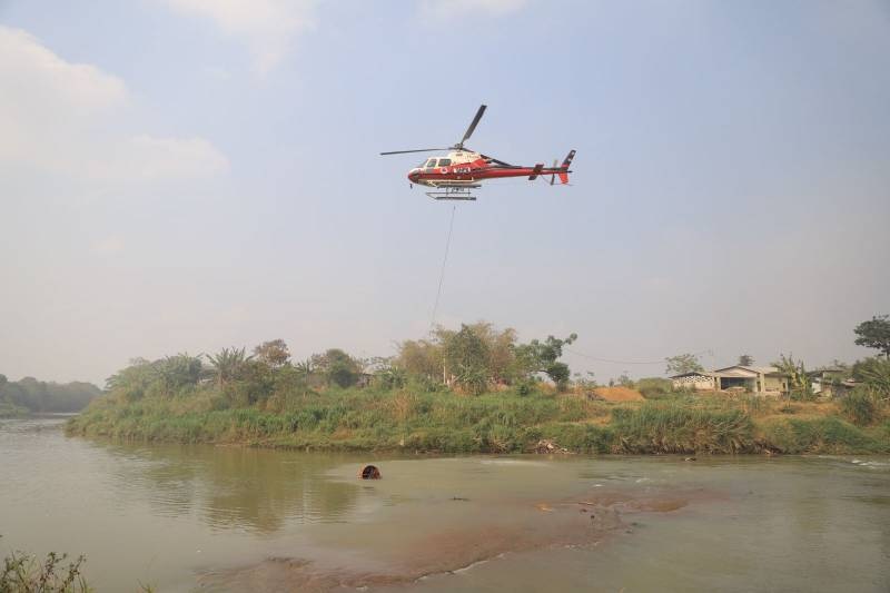 Padamkan api di TPA Rawa Kucing, BNPB kerahkan helikopter water bombing