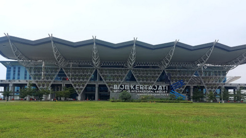 Penerbangan komersial perdana Bandara Kertajati lancar