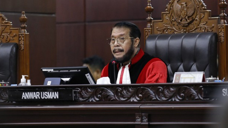 Anwar Usman menggugat: Manuver kembali ke tampuk kekuasaan
