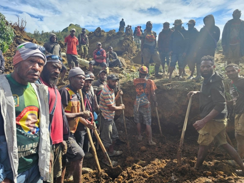 Lebih dari 300 orang terkubur longsor di Papua Nugini
