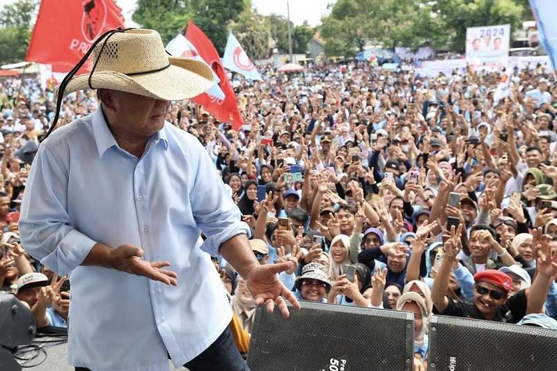 Calon presiden nomor urut 2 Prabowo Subianto menampilkan aksi joget gemoy dalam kampanye di Majalengka, Jawa Barat, Januari 2024. /Foto Instagram @prabowo