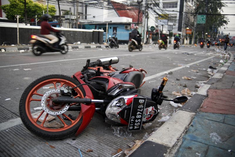 Suasana pasca kerusuhan di sekitaran jalan MH. Thamrin, Jakarta, Kamis (23/5). /Antara Foto. 