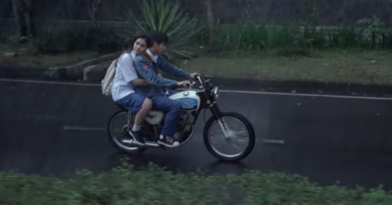 Sama seperti Dilan 1990, film Dilan 1991 masih mengisahkan hubungan asmara antara Dilan dan Milea. (Youtube).