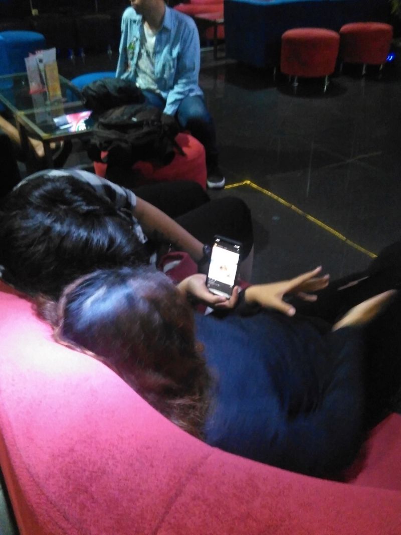 FZ dan kawan-kawannya ketika karaoke. (Alinea.id/Robertus Rony Setiawan).
