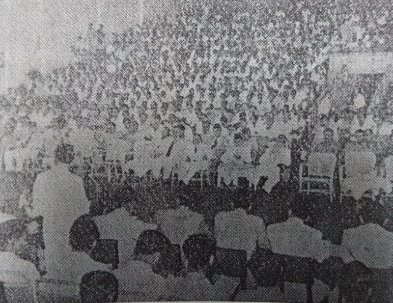 Rapat umum ketetapan Panitia Pemilihan Indonesia pada 1 Maret 1956 di sebuah gedung olahraga di Jakarta. /Parluangan, 1956/Repro buku Di Balik Bilik Suara.