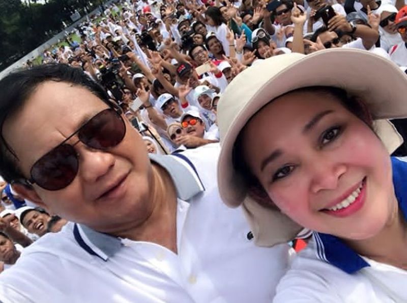 Prabowo Subianto dan Titiek Soeharto saat melaksanakan acara jalan sehat pada Februari 2019. /instagram.com/titieksoeharto.