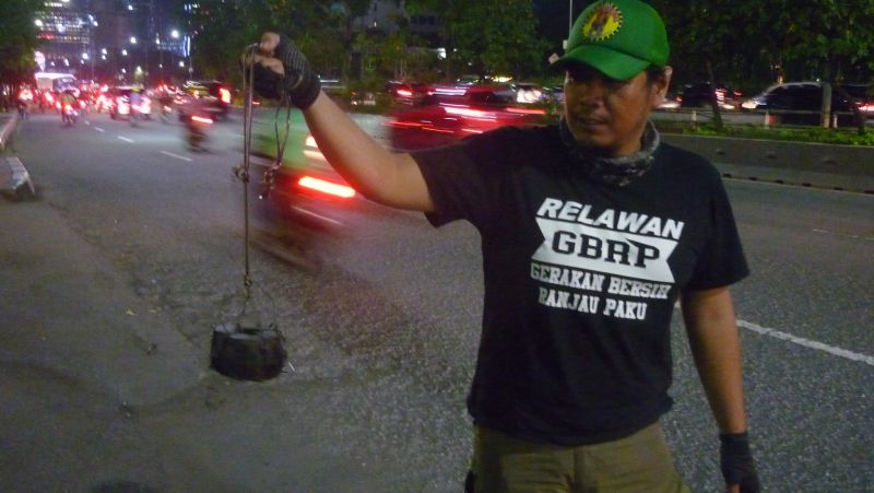 Papang, salah seorang anggota komunitas Gerakan Bersih Ranjau Paku (GBRP). /Alinea.id/Robertus Rony Setiawan.
