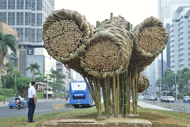 karya seni bambu berjudul Getah-Getih karya Joko Avianto