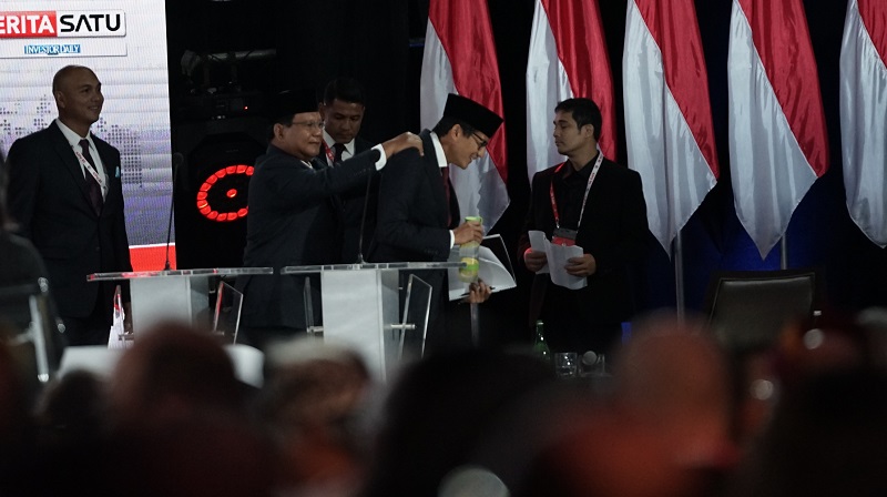 Prabowo Subianto dan Sandiaga Uno dalam debat terakhir pilpres, Sabtu (13/4). Alinea.id/Ahmad Rifwanto