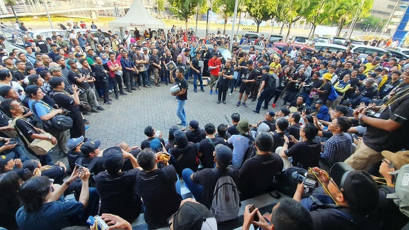 Puluhan hingga ratusan fotografer berkumpul di kawasan Jalan Jenderal Sudirman-MH Thamrin Jakarta saat Ibu Kota sepi ditinggal mudik. Alinea.id/Annisa Rahmawati