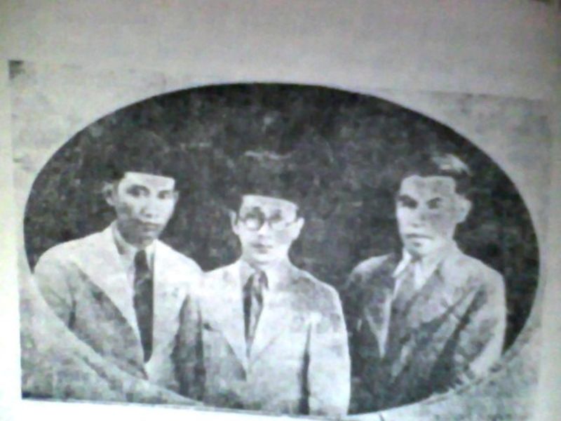 Moh. Lawit (kiri), Amir Hamzah (tengah), dan Hajat Soedirdjo (kanan). /Daoelat Ra'jat (1932)/Hardjosoediro, Soejitno dalam Kronologi Pergerakan Kemerdekaan Indonesia (1984)/Wikipedia.org.