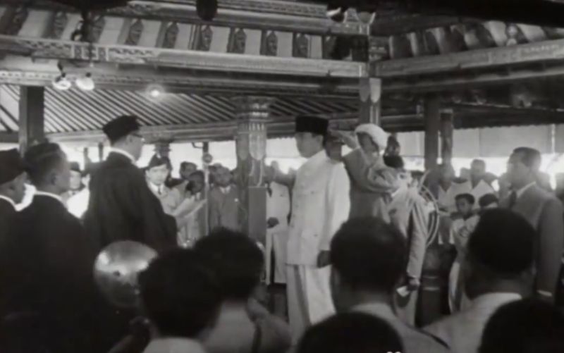 Pelantikan Soekarno sebagai Presiden RIS di Yogyakarta pada 1949. /Youtube/Video Sejarah.