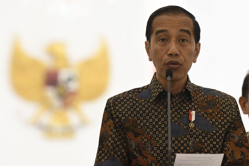 Presiden Joko Widodo menyampaikan sikap tentang rencana pengesahan Rancangan Kitab Undang-Undang Hukum Pidana (RKUHP) di Istana Bogor, Jawa Barat, Jumat (20/9). /Antara Foto. 
