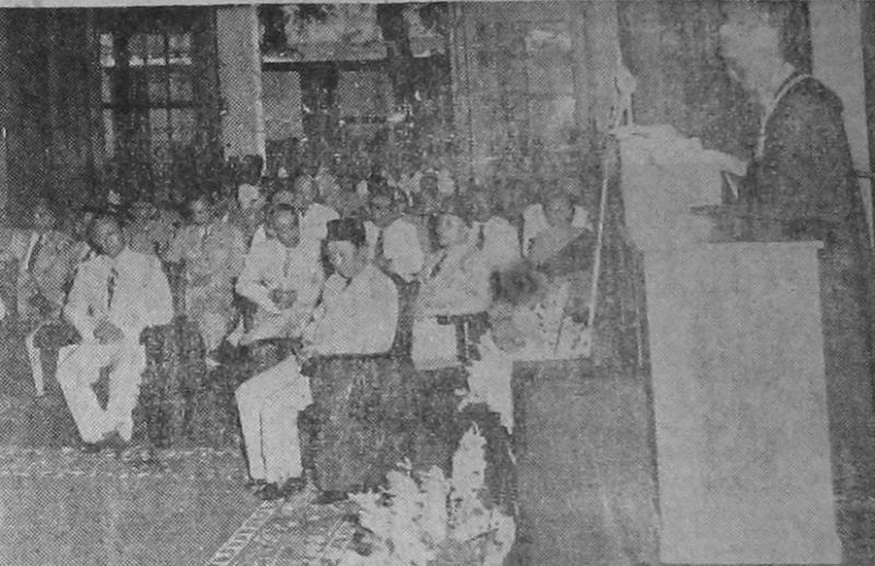 Sardjito memberikan pidato sebelum berdirinya Universitas Gadjah Mada. /Suara Rakyat, 21 July 1952/commons.wikimedia.org. 