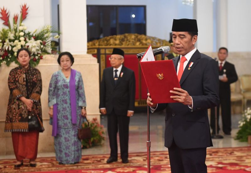 Presiden Joko Widodo melantik wakil-wakil menteri Kabinet Indonesia Maju di Istana Negara, Jakarta, Jumat (25/10). /Antara Foto. 
