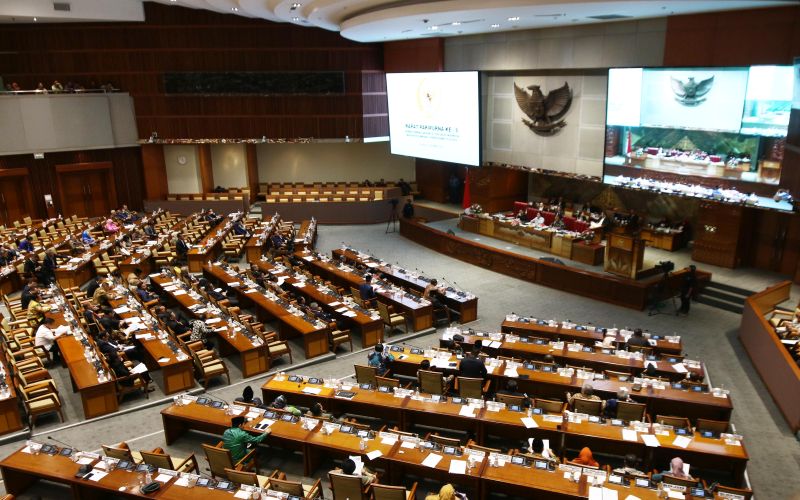 Suasana Rapat Paripurna ke-6 DPR Masa Persidangan I Tahun Sidang 2019-2020 di Kompleks Parlemen, Senayan, Selasa (17/12). /Antara Foto