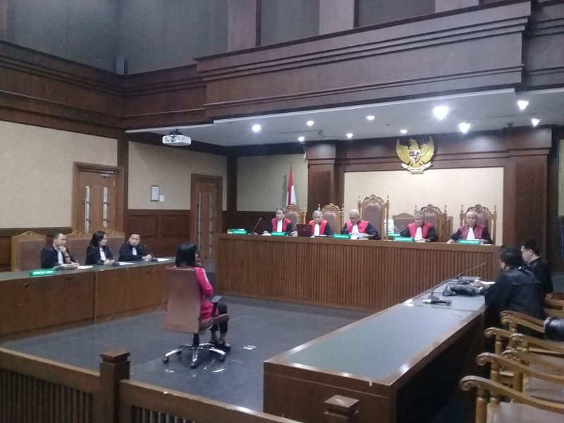 Suasana sidang pembacaan dakwaan mantan Bupati Kepulauan Talaud Sri Wahyumi Maria Manalip, di Pengadilan Tipikor, Jakarta Pusat, Senin (23/9). Alinea.id/Achmad Al Fiqri.