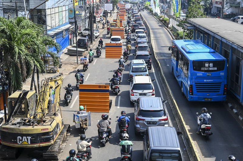 Pemprov DKI Jakarta dan KPK akan menyisir mobil-mobil mewah penunggak pajak. / Antara Foto
