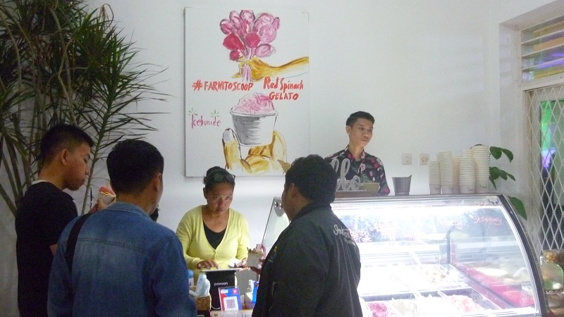 Restoran, toko penjual cinderamata dan tempat pertunjukan seni tersedia di M Bloc. Kebun Ide yang menjajakan es krim menjadi salah satu toko kuliner di M Bloc.Alinea.id/Robertus Roni