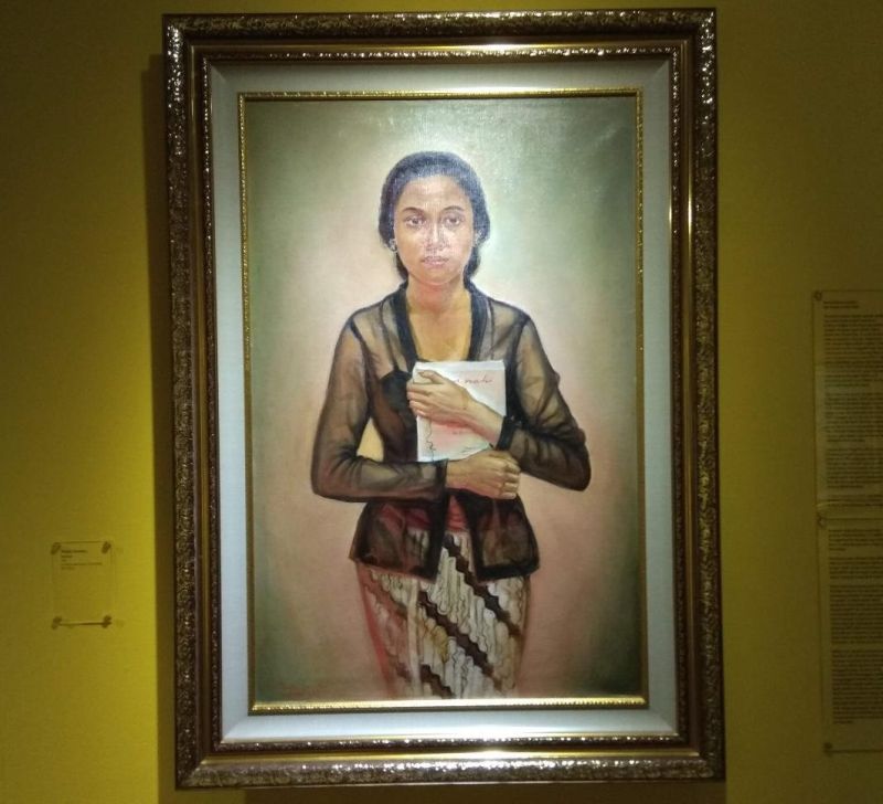 Sosok Sarinah yang dilukis Wiwiek Soemitro, dipamerkan dalam Pameran Koleksi Lukisan Istana di Galeri Nasional, Jakarta pada 2018. Alinea.id/Fandy Hutari.