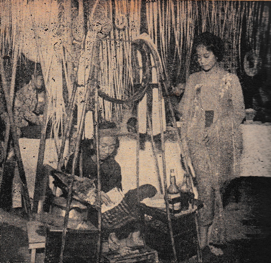 Sate madura diperkenalkan dalam konferensi tahunan ke-12 Pasific Area Travel Association (PATA) di Jakarta Indonesia menjadi tuan rumah dan diadakan di Bandung dan Jakarta pada 14 hingga 22 Maret 1963. Foto Varia, 30 April 1963