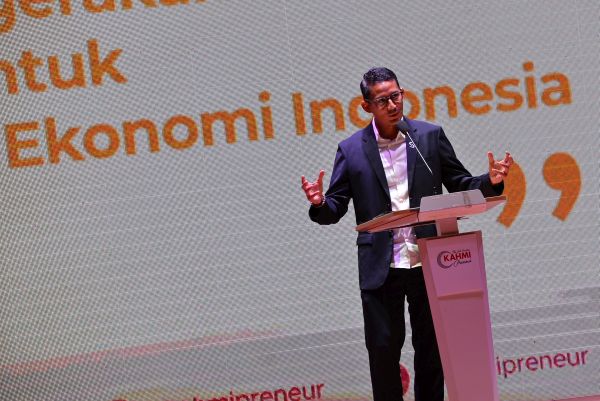 Pengusaha Sandiaga Uno menyampaikan paparannya dalam acara 'Opposition Leaders Economic Forum' di Jakarta, Jumat (13/2/2020). Foto: Antara/Aditya Pradana Putra./pd.