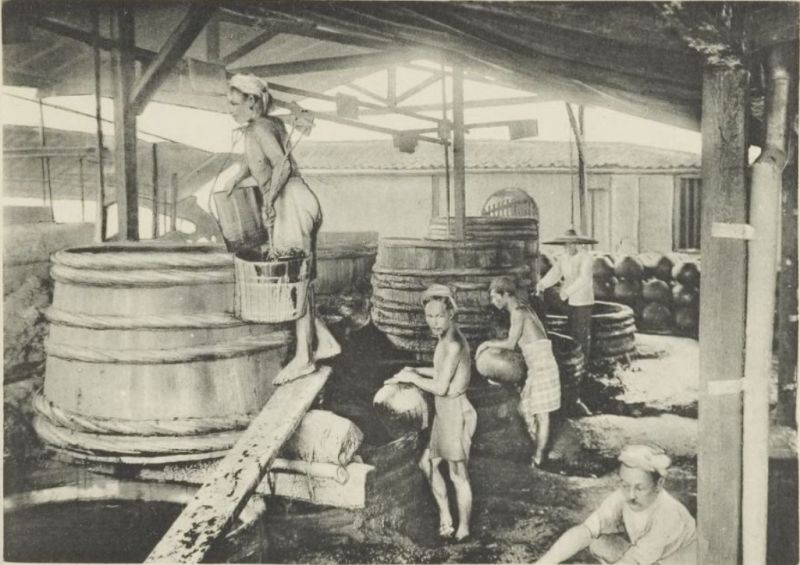 Pabrik arak Goan Soen di kawasan Djembatan Senti, Batavia. /Foto arsip Royal Institute of Southeast Asian and Caribbean Studies (KITLV)