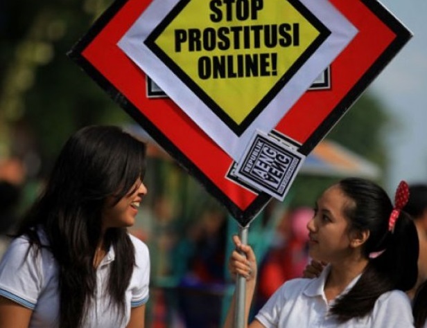 Ilustrasi protes terhadap maraknya prostitusi online. /Foto Antara