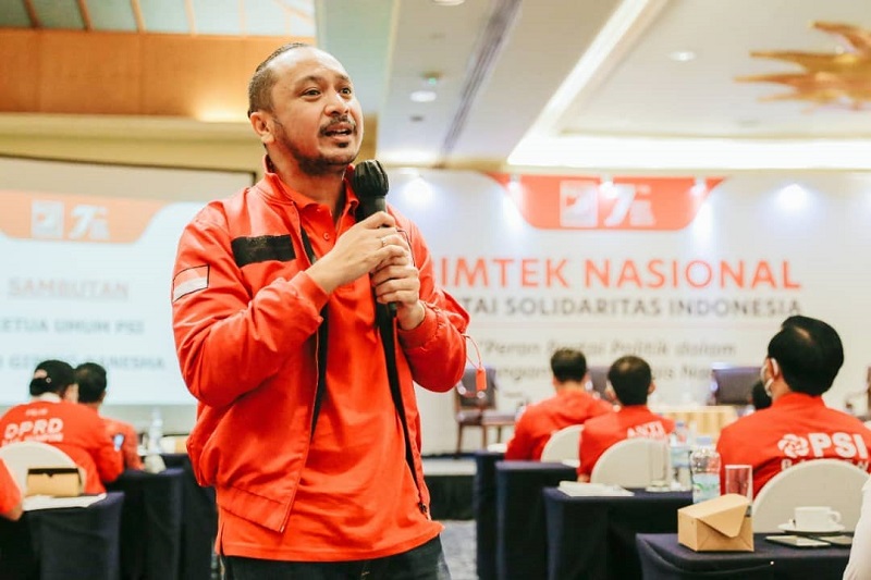Ketua Umum Partai Solidaritas Indonesia (PSI) Giring Ganesha menjadi pembicara acara bimbingan teknis nasional untuk seluruh anggota DPRD dari PSI di Jakarta, Desember 2021. /Foto Instagram @psi_id