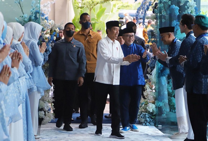 Presiden Joko Widodo (Jokowi) menghadiri acara silaturahmi Ramadan di Kantor DPP PAN di Jakarta, awal April lalu. /Foto Instagram @zul_hasan