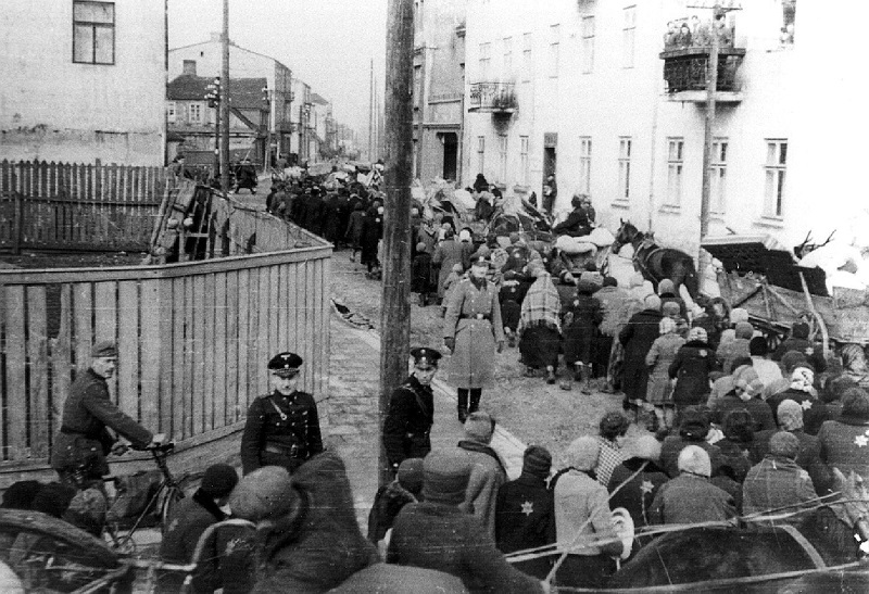 Situasi proses deportasi orang-orang Tatar di Krimea, Ukraina, pada Mei 1944. /Foto Wikimedia Commons