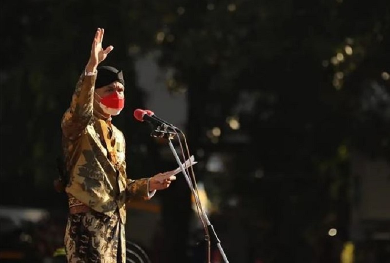 Gubernur Jawa Tengah Ganjar Pranowo berpidato mengenakan masker. /Foto Instagram @ganjar_pranowo2024
