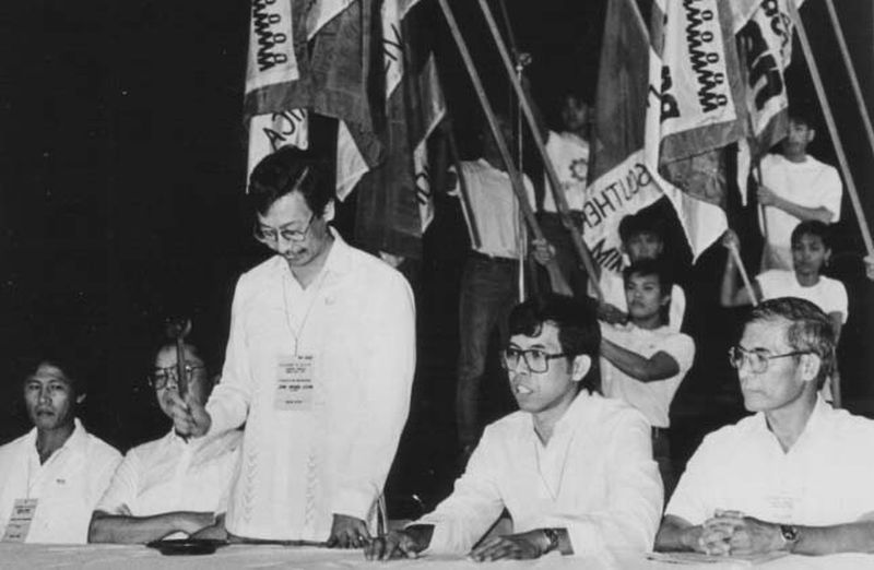  Jose Maria Sison membuka rapat pembentukan Partido ng Bayang (Peoples Party) pada 30 Agustus 1986. /Foto dok. josemariasison.org