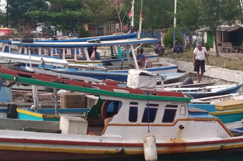 Sejumlah perahu nelayan tertambat di dermaga Pulau Sebira, Kepulauan Seribu, Sabtu (30/10). Alinea.id/Kudus Purnomo Wahidin