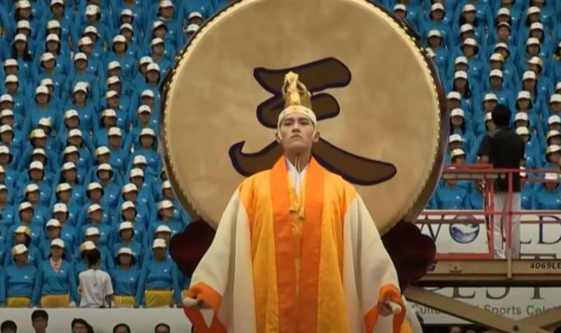 Suasana kegiatan keagamaan yang digelar gereja Shincheonji, Korea Selatan. /Foto tangkapan layar YouTube