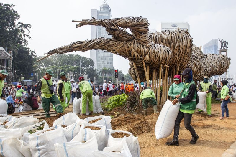 Instalasi Bambu Getih yang pernah dipajang di Bundaran HI, Jakarta. Antara Foto.