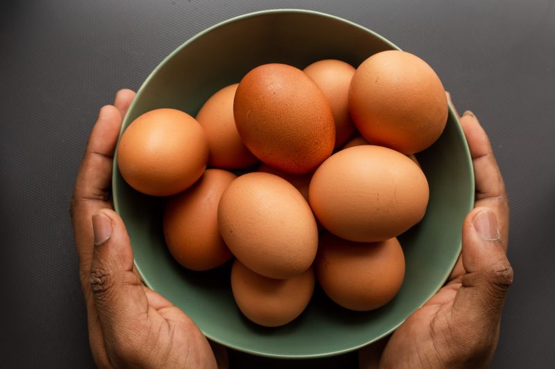 Harga telur ayam menembus Rp34.000 per kilogram. Foto Unsplash.com.