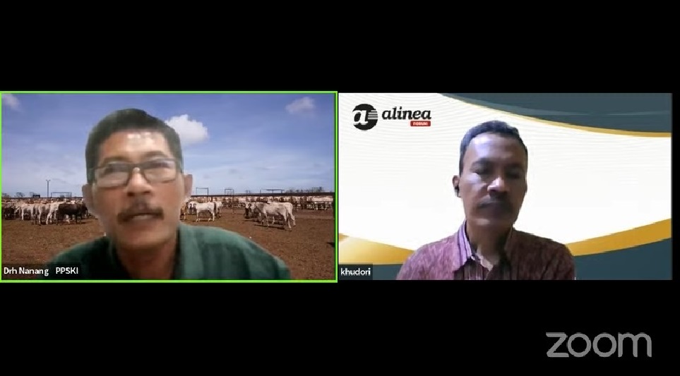 Ketua Umum Perhimpunan Peternak Sapi dan Kerbau Indonesia (PPSKI) Nanang Purus Subendro (kiri) dan Pemred Alinea.id Khudori. Tangkapan layar webinar Alinea Forum, Jumat (26/8).