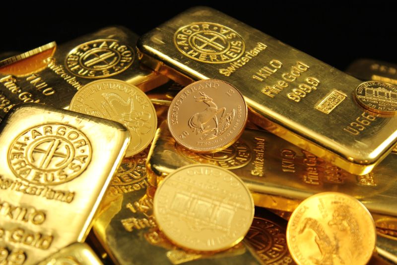 Ilustrasi emas sebagai instrumen investasi. Unsplash.com.