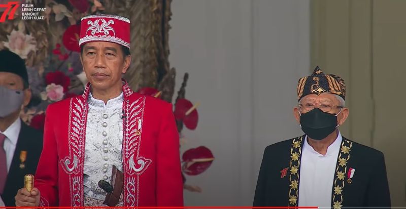 Pakaian Jokowi dan masyarakat adat yang tersingkir