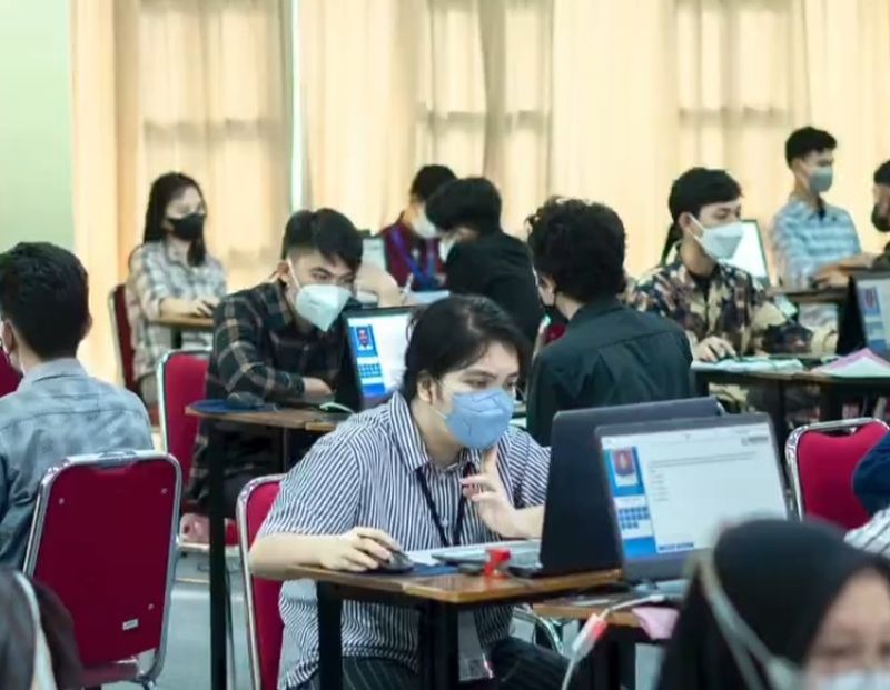 Calon mahasiswa baru Universitas Lampung (Unila) mengikuti ujian tulis berbasis komputer (UTBK) Seleksi Bersama Masuk Perguruan Tinggi Negeri (SBMPTN) hari pertama pada Mei 2022./Foto Instgram official_unila