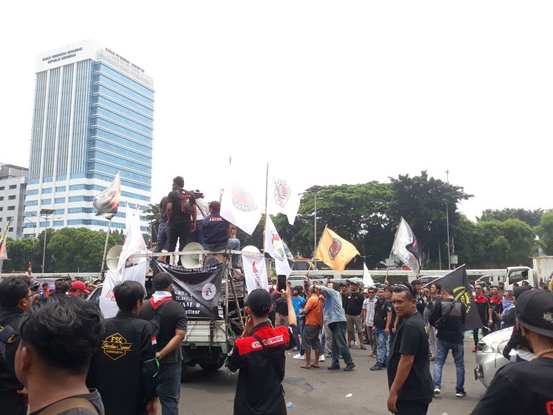 Demonstrasi Koalisi Driver Online (Kado) di depan Gedung DPR/MPR, Jakarta, Rabu (21/9/2022). Alinea.id/Akbar Ridwan