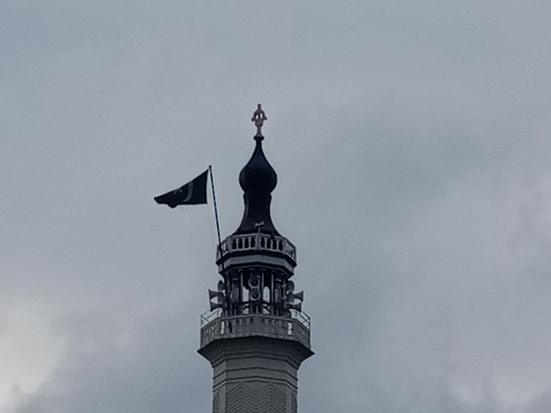 Menara pengeras suara di Masjid Raya Al-Mashun atau Masjid Raya Medan di Jalan Sisingamangaraja, Kota Medan, Sumatera Utara, Minggu (19/12/2021). Alinea.id/Fandy Hutari.