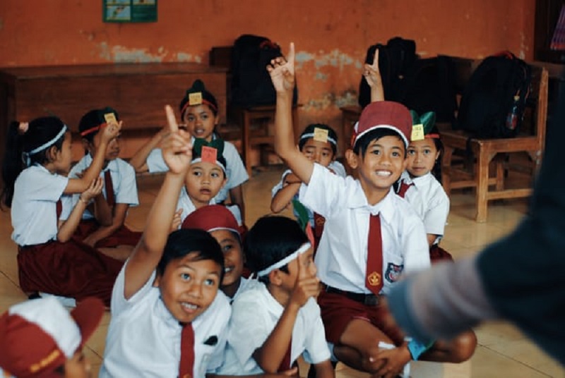 Ilustrasi murid-murid sekolah dasar di Indonesia. /Foto Unsplash